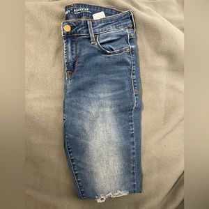 Old Navy Rockstar Mid-Rise Faded Jeans Size 2R